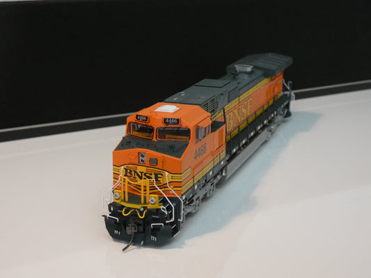 ScaleTrains Rivet Counter HO Scale GE DASH 9-44CW, BNSF/Heritage II #4466 DCC/Sound