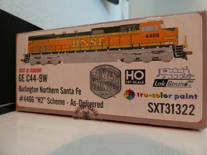 ScaleTrains Rivet Counter HO Scale GE DASH 9-44CW, BNSF/Heritage II #4466 DCC/Sound