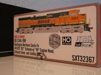 ScaleTrains Rivet Counter HO Scale GE DASH 9-44CW, BNSF/Hertitage I & II DCC/Sound